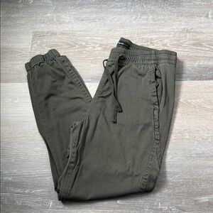 Women’s Olive Jogger Pants